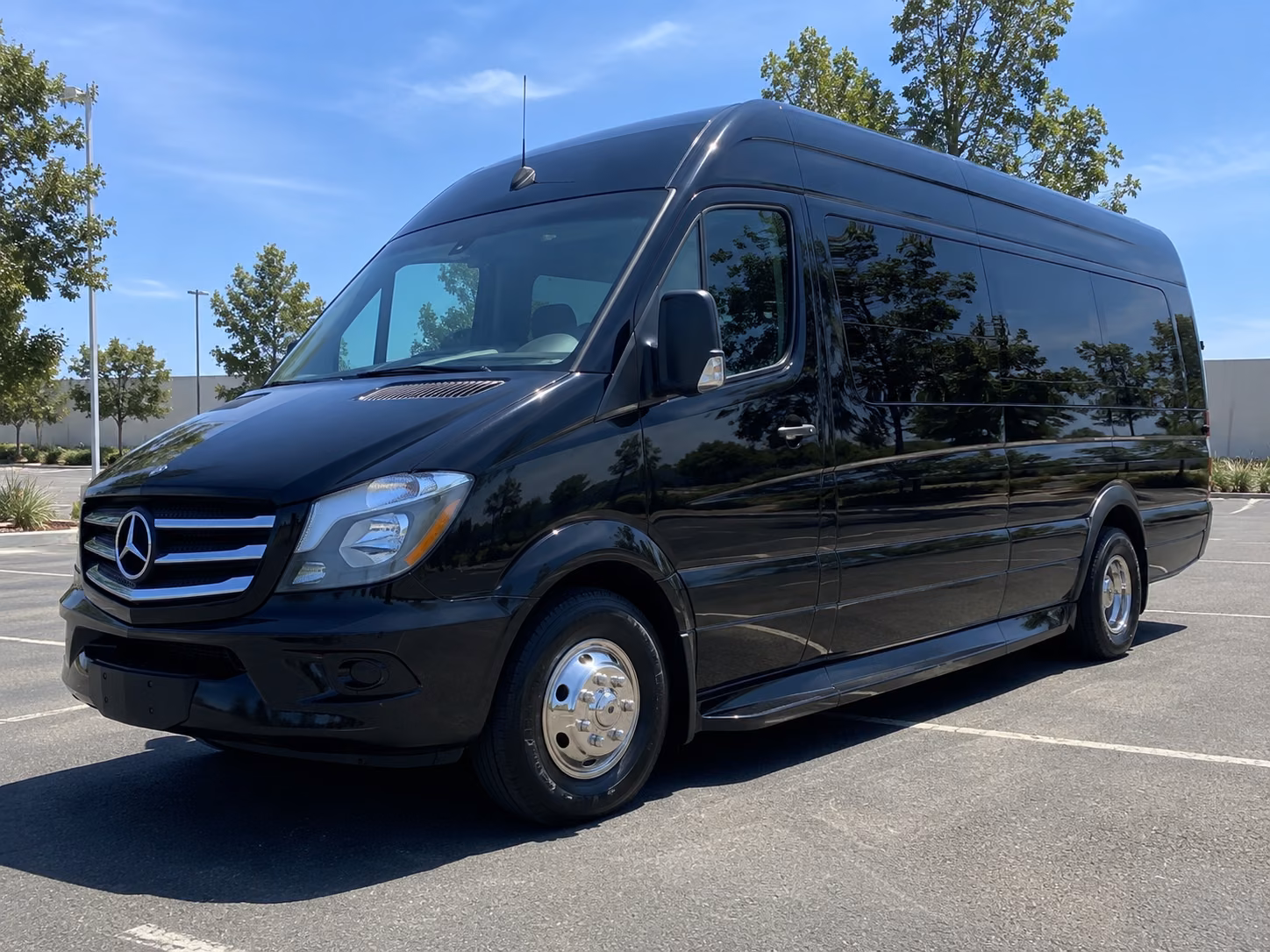 book group transportation for your next airport transfer 1