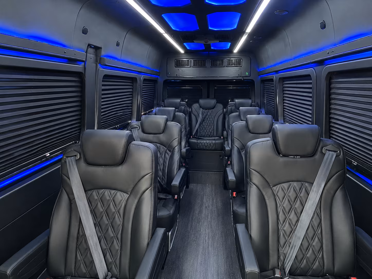 book group transportation for your next airport transfer 3