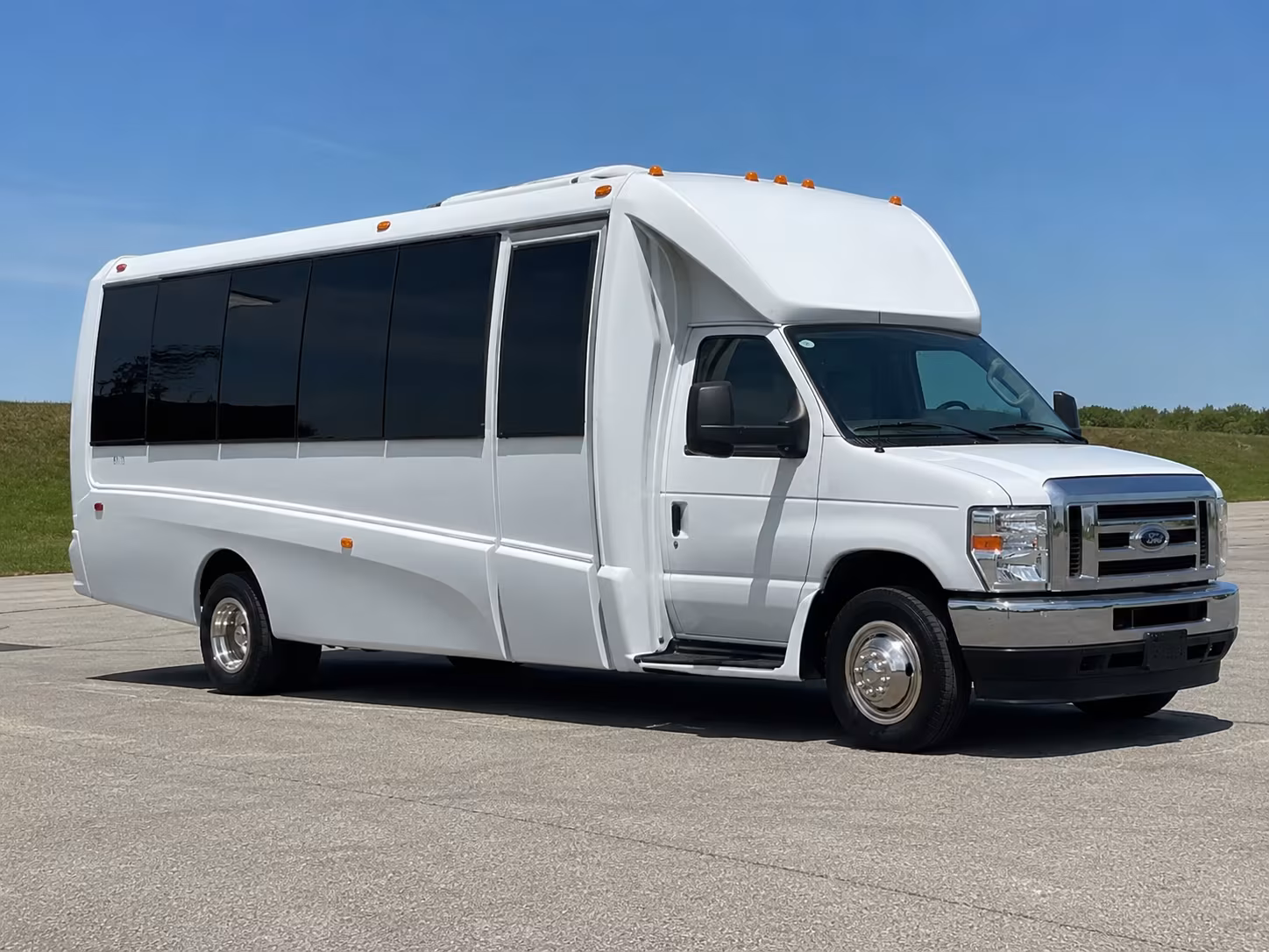 party buses for bachelorette wine tours around mckinney and collin county