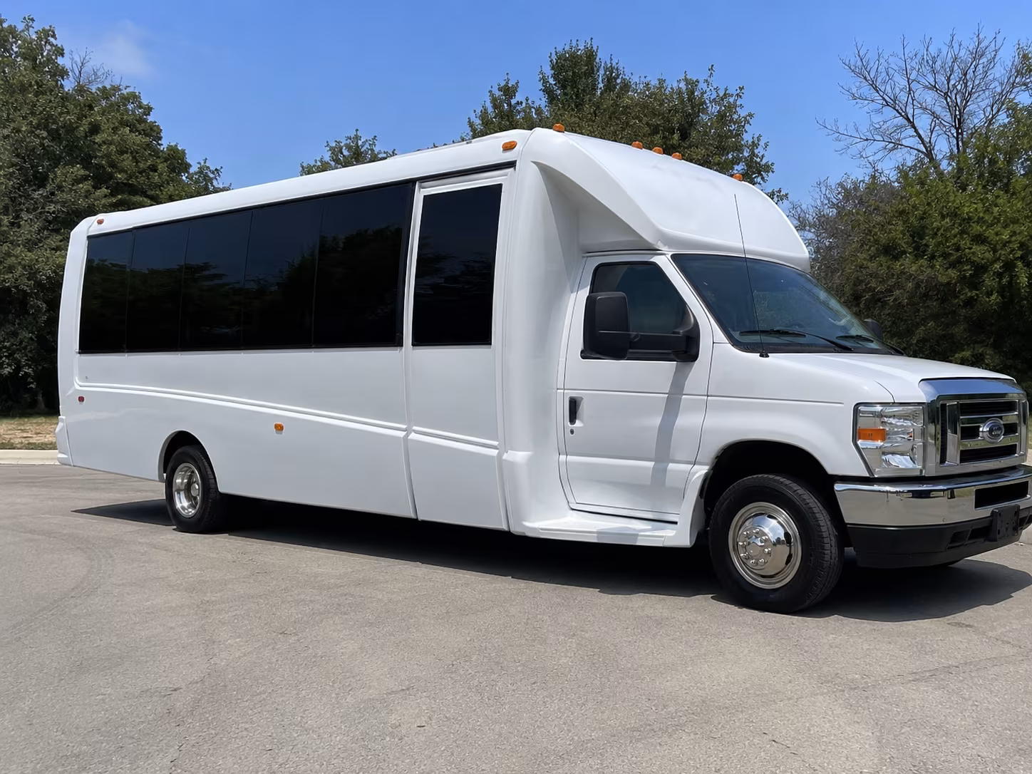 sweet 16 and quinceanera party buses serving mckinney and collin county